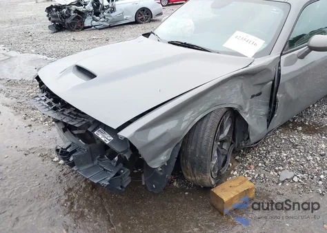 2023 Dodge Challenger R/T z USA, uszkodzony, nr VIN 2C3CDZBT8PH615032